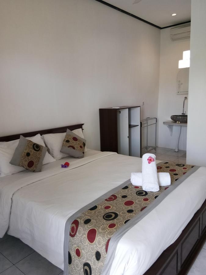 Reynold Artha Guest House Nusa Lembongan  Exterior photo